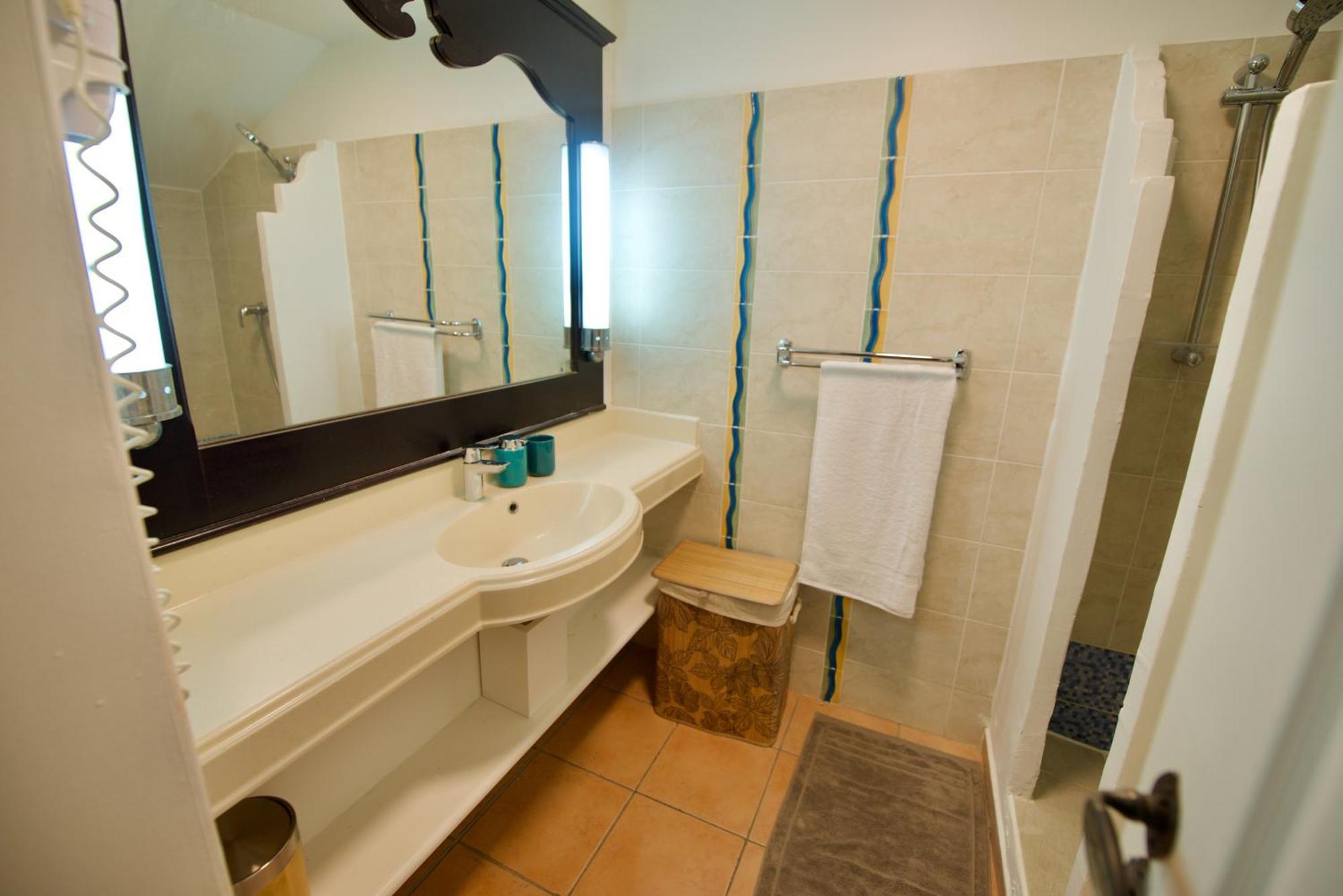 Studio Olia A P&V - Plages, Piscines Et Vue Mer! Sainte-Anne  Ngoại thất bức ảnh